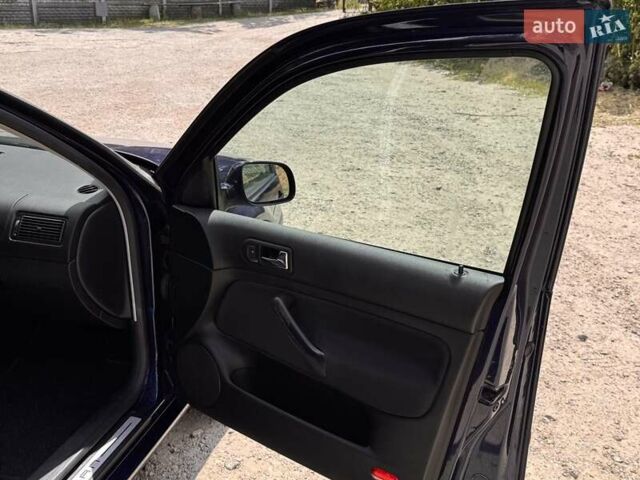 Синий Фольксваген Гольф, объемом двигателя 1.4 л и пробегом 266 тыс. км за 4799 $, фото 17 на Automoto.ua