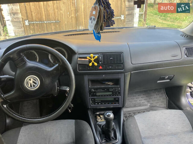 Синий Фольксваген Гольф, объемом двигателя 1.6 л и пробегом 250 тыс. км за 3500 $, фото 13 на Automoto.ua