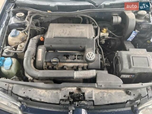 Синий Фольксваген Гольф, объемом двигателя 1.39 л и пробегом 254 тыс. км за 4250 $, фото 2 на Automoto.ua