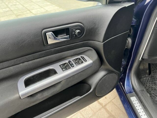 Синий Фольксваген Гольф, объемом двигателя 1.4 л и пробегом 260 тыс. км за 3999 $, фото 7 на Automoto.ua