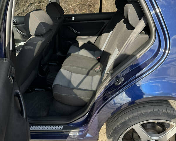 Синий Фольксваген Гольф, объемом двигателя 1.6 л и пробегом 251 тыс. км за 5200 $, фото 7 на Automoto.ua