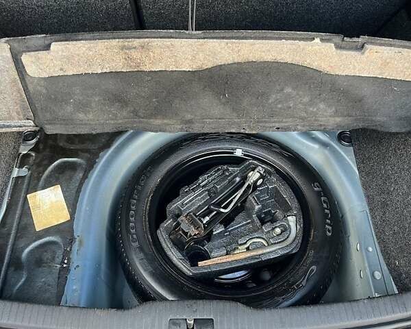 Синий Фольксваген Гольф, объемом двигателя 1.4 л и пробегом 274 тыс. км за 4900 $, фото 5 на Automoto.ua