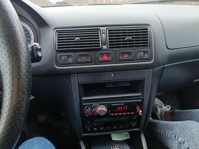 Синій Фольксваген Гольф, об'ємом двигуна 1.6 л та пробігом 266 тис. км за 3200 $, фото 9 на Automoto.ua