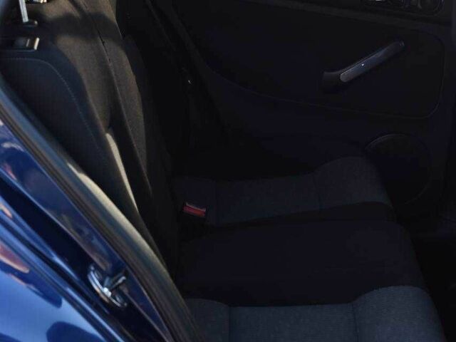 Синий Фольксваген Гольф, объемом двигателя 1.4 л и пробегом 232 тыс. км за 4750 $, фото 16 на Automoto.ua