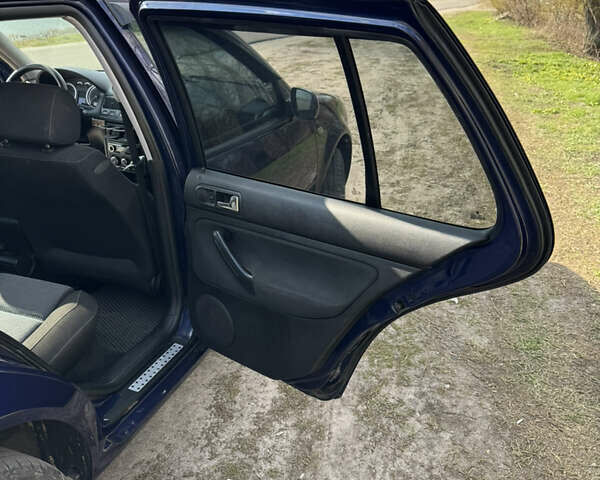 Синий Фольксваген Гольф, объемом двигателя 1.6 л и пробегом 251 тыс. км за 5200 $, фото 9 на Automoto.ua