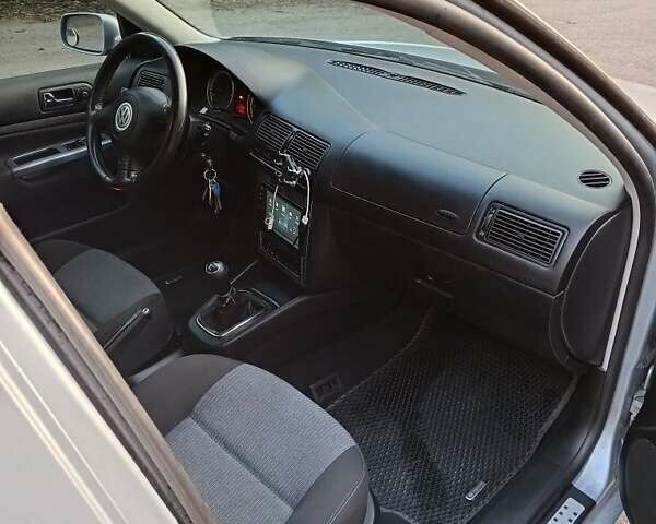 Фольксваген Гольф 2003 у Львові на Automoto.ua Синій Фольксваген Гольф, об'ємом двигуна 1.4 л та пробігом 200 тис. км за 4200 $, фото 8 на Automoto.ua