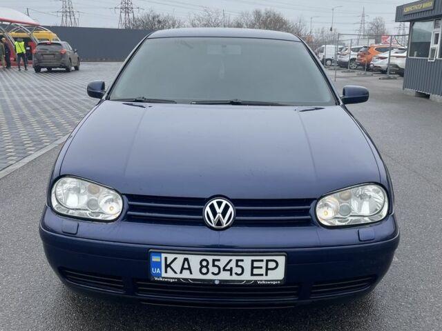 Синий Фольксваген Гольф, объемом двигателя 1.6 л и пробегом 218 тыс. км за 5100 $, фото 1 на Automoto.ua