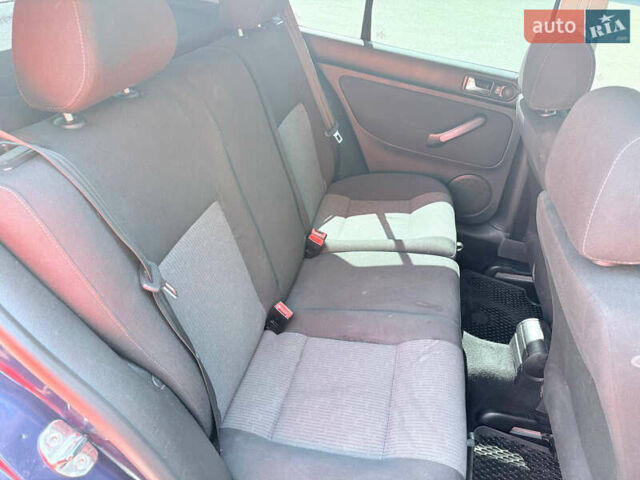 Синій Фольксваген Гольф, об'ємом двигуна 1.39 л та пробігом 232 тис. км за 4700 $, фото 9 на Automoto.ua