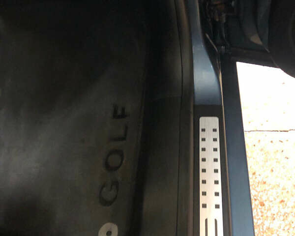 Синий Фольксваген Гольф, объемом двигателя 1.6 л и пробегом 230 тыс. км за 5000 $, фото 22 на Automoto.ua