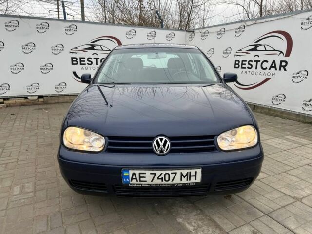 Синий Фольксваген Гольф, объемом двигателя 1.4 л и пробегом 260 тыс. км за 3999 $, фото 4 на Automoto.ua