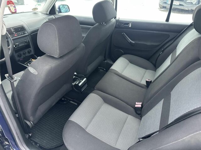 Синий Фольксваген Гольф, объемом двигателя 1.4 л и пробегом 186 тыс. км за 4600 $, фото 7 на Automoto.ua