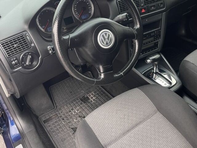 Синий Фольксваген Гольф, объемом двигателя 1.6 л и пробегом 218 тыс. км за 5100 $, фото 11 на Automoto.ua