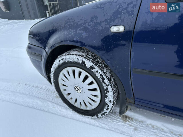 Синий Фольксваген Гольф, объемом двигателя 1.9 л и пробегом 254 тыс. км за 5000 $, фото 5 на Automoto.ua