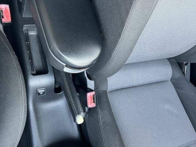 Синий Фольксваген Гольф, объемом двигателя 1.4 л и пробегом 274 тыс. км за 4900 $, фото 23 на Automoto.ua