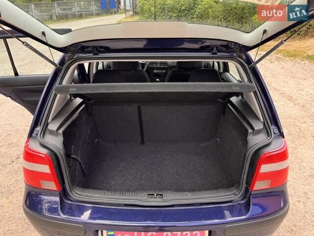 Синий Фольксваген Гольф, объемом двигателя 1.4 л и пробегом 266 тыс. км за 4799 $, фото 13 на Automoto.ua