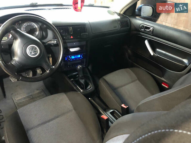 Синий Фольксваген Гольф, объемом двигателя 1.6 л и пробегом 230 тыс. км за 5000 $, фото 26 на Automoto.ua