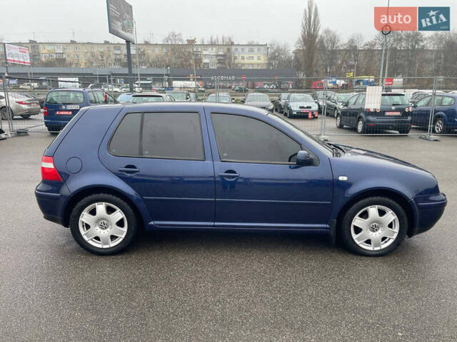 Синий Фольксваген Гольф, объемом двигателя 1.6 л и пробегом 218 тыс. км за 5100 $, фото 3 на Automoto.ua