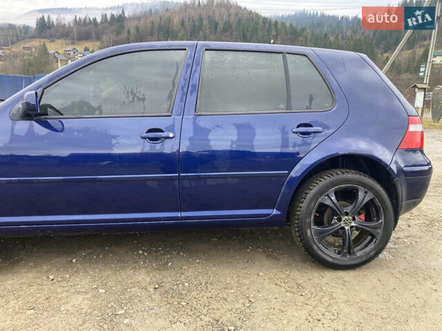 Синий Фольксваген Гольф, объемом двигателя 1.6 л и пробегом 250 тыс. км за 3500 $, фото 1 на Automoto.ua