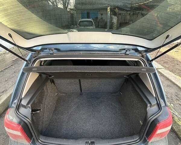 Синий Фольксваген Гольф, объемом двигателя 1.4 л и пробегом 274 тыс. км за 4900 $, фото 4 на Automoto.ua