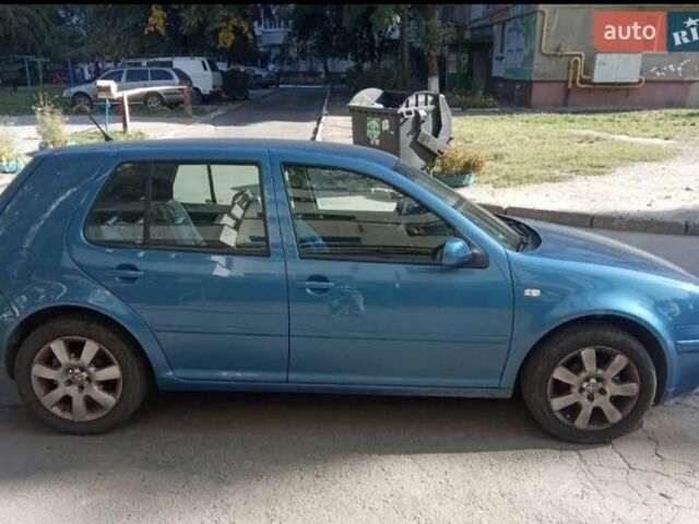 Синий Фольксваген Гольф, объемом двигателя 1.4 л и пробегом 360 тыс. км за 3500 $, фото 2 на Automoto.ua