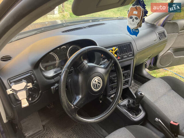 Синий Фольксваген Гольф, объемом двигателя 1.6 л и пробегом 250 тыс. км за 3500 $, фото 11 на Automoto.ua