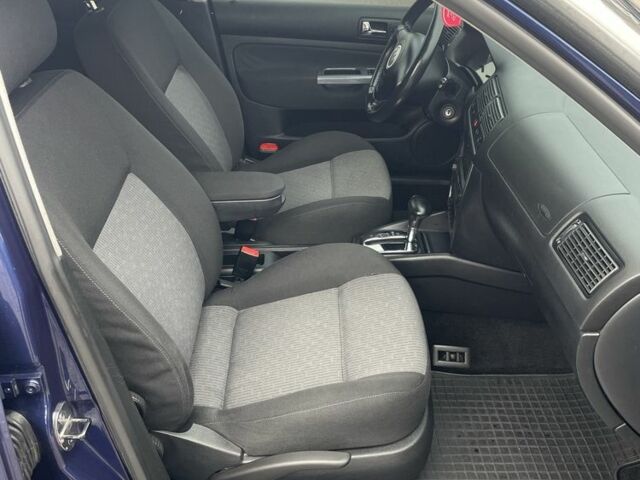 Синий Фольксваген Гольф, объемом двигателя 1.6 л и пробегом 218 тыс. км за 5100 $, фото 7 на Automoto.ua