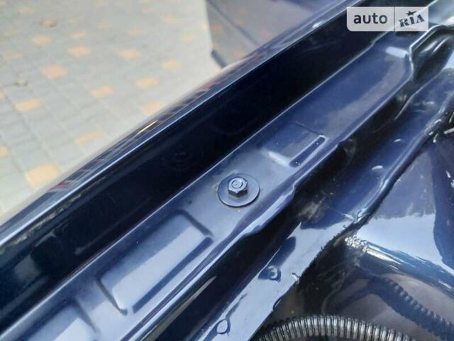 Синий Фольксваген Гольф, объемом двигателя 1.6 л и пробегом 167 тыс. км за 5777 $, фото 66 на Automoto.ua