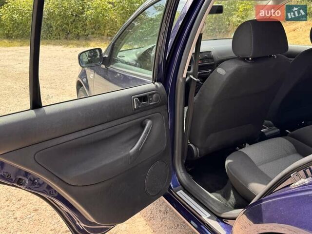 Синий Фольксваген Гольф, объемом двигателя 1.4 л и пробегом 266 тыс. км за 4799 $, фото 10 на Automoto.ua