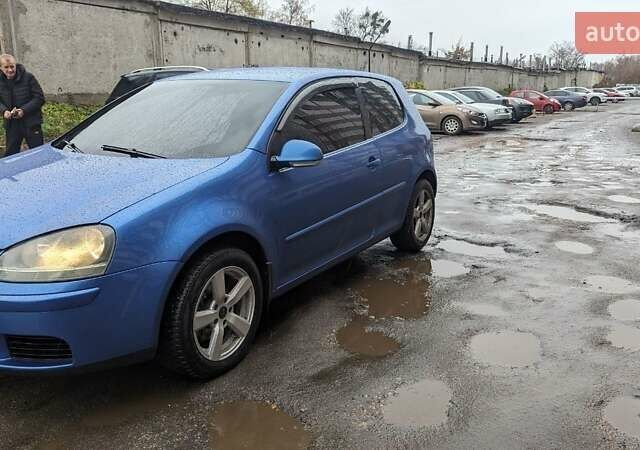 Синий Фольксваген Гольф, объемом двигателя 1.6 л и пробегом 320 тыс. км за 5600 $, фото 4 на Automoto.ua