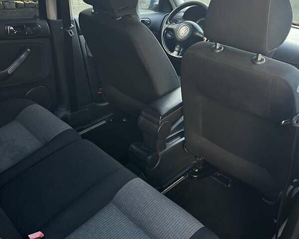 Синий Фольксваген Гольф, объемом двигателя 1.4 л и пробегом 274 тыс. км за 4900 $, фото 10 на Automoto.ua