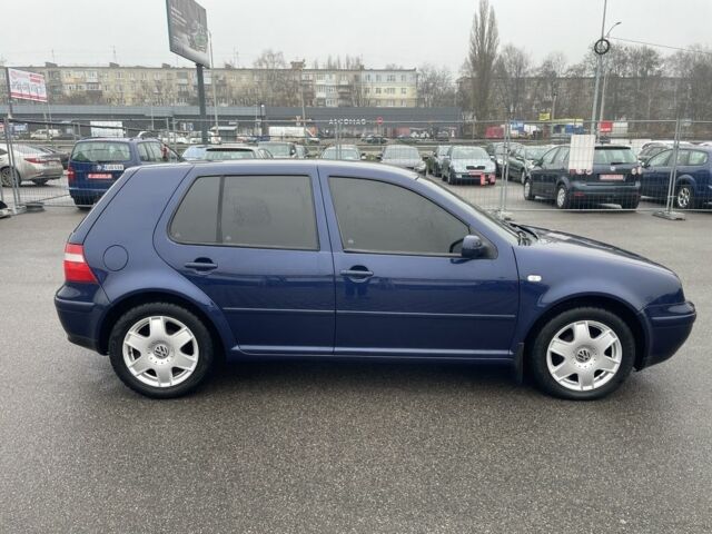 Синий Фольксваген Гольф, объемом двигателя 1.6 л и пробегом 218 тыс. км за 5100 $, фото 3 на Automoto.ua