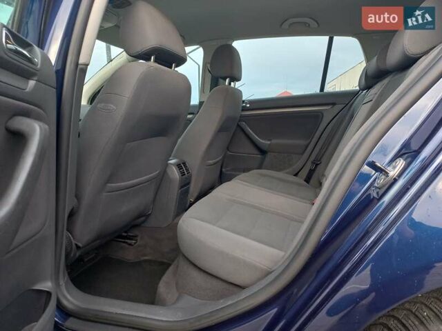 Синій Фольксваген Гольф, об'ємом двигуна 1.39 л та пробігом 239 тис. км за 6200 $, фото 3 на Automoto.ua