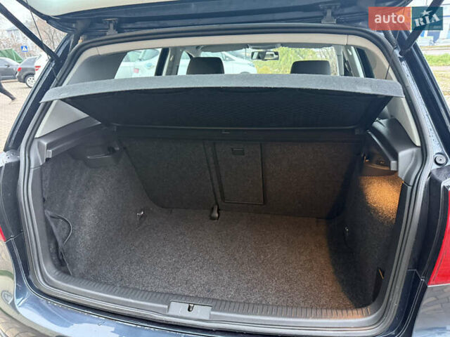 Синий Фольксваген Гольф, объемом двигателя 1.6 л и пробегом 171 тыс. км за 5350 $, фото 12 на Automoto.ua