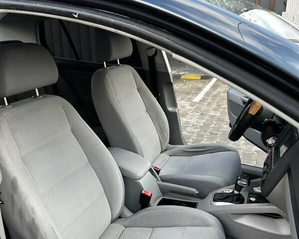 Синій Фольксваген Гольф, об'ємом двигуна 1.6 л та пробігом 270 тис. км за 4999 $, фото 21 на Automoto.ua