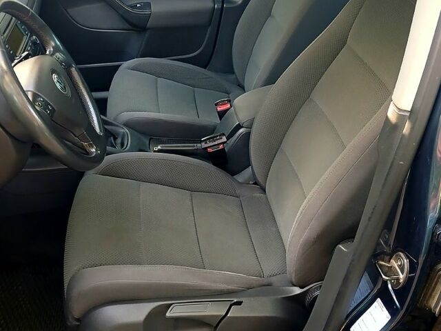 Синий Фольксваген Гольф, объемом двигателя 1.6 л и пробегом 230 тыс. км за 5300 $, фото 12 на Automoto.ua