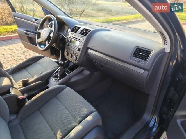 Синий Фольксваген Гольф, объемом двигателя 1.6 л и пробегом 174 тыс. км за 5500 $, фото 36 на Automoto.ua