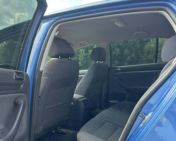 Синий Фольксваген Гольф, объемом двигателя 1.9 л и пробегом 285 тыс. км за 5500 $, фото 12 на Automoto.ua