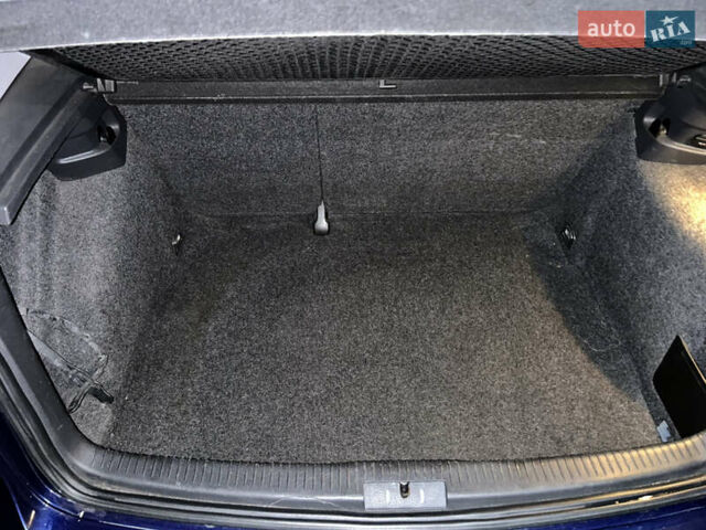 Синій Фольксваген Гольф, об'ємом двигуна 1.6 л та пробігом 212 тис. км за 5200 $, фото 18 на Automoto.ua