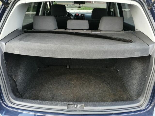 Синий Фольксваген Гольф, объемом двигателя 1.4 л и пробегом 230 тыс. км за 4000 $, фото 6 на Automoto.ua