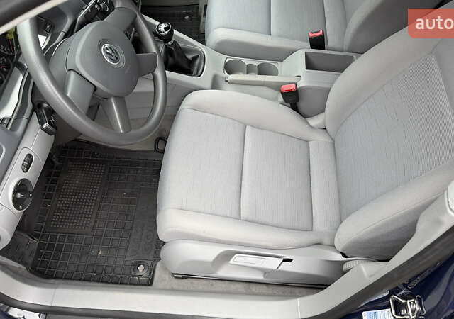 Синий Фольксваген Гольф, объемом двигателя 1.4 л и пробегом 170 тыс. км за 5600 $, фото 9 на Automoto.ua