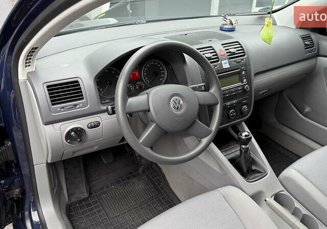 Синий Фольксваген Гольф, объемом двигателя 1.4 л и пробегом 170 тыс. км за 5600 $, фото 7 на Automoto.ua