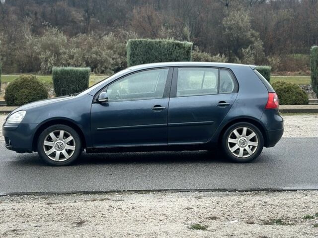 Синий Фольксваген Гольф, объемом двигателя 1.6 л и пробегом 300 тыс. км за 1999 $, фото 1 на Automoto.ua