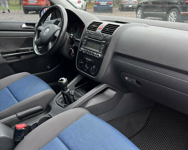 Синий Фольксваген Гольф, объемом двигателя 1.9 л и пробегом 280 тыс. км за 5500 $, фото 15 на Automoto.ua