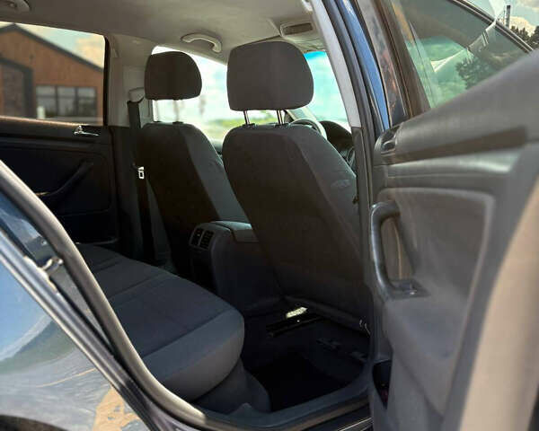 Синий Фольксваген Гольф, объемом двигателя 1.6 л и пробегом 386 тыс. км за 4700 $, фото 16 на Automoto.ua