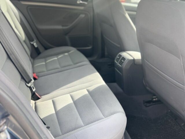 Синий Фольксваген Гольф, объемом двигателя 1.6 л и пробегом 250 тыс. км за 5500 $, фото 8 на Automoto.ua