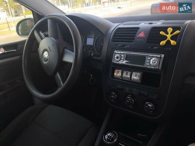 Синий Фольксваген Гольф, объемом двигателя 1.6 л и пробегом 253 тыс. км за 4900 $, фото 4 на Automoto.ua