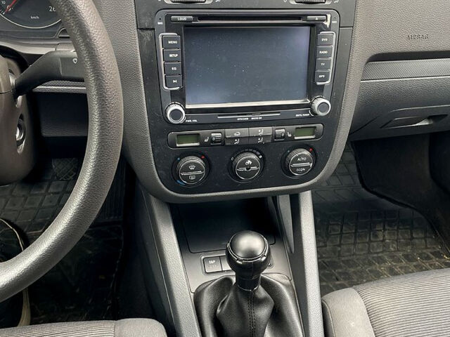 Фольксваген Гольф 2004 в Василькове на Automoto.ua Синий Фольксваген Гольф, объемом двигателя 1.6 л и пробегом 206 тыс. км за 4299 $, фото 9 на Automoto.ua