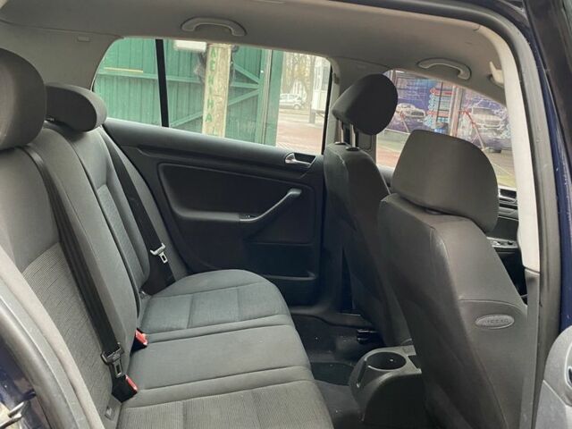 Синий Фольксваген Гольф, объемом двигателя 1.9 л и пробегом 420 тыс. км за 2250 $, фото 5 на Automoto.ua