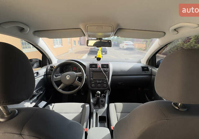 Синій Фольксваген Гольф, об'ємом двигуна 1.6 л та пробігом 270 тис. км за 5600 $, фото 9 на Automoto.ua