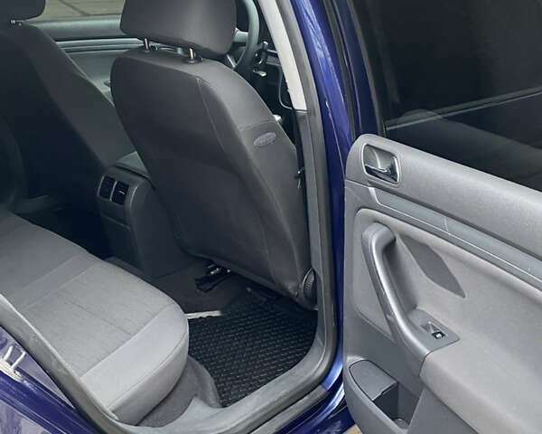 Синий Фольксваген Гольф, объемом двигателя 1.6 л и пробегом 230 тыс. км за 5300 $, фото 13 на Automoto.ua